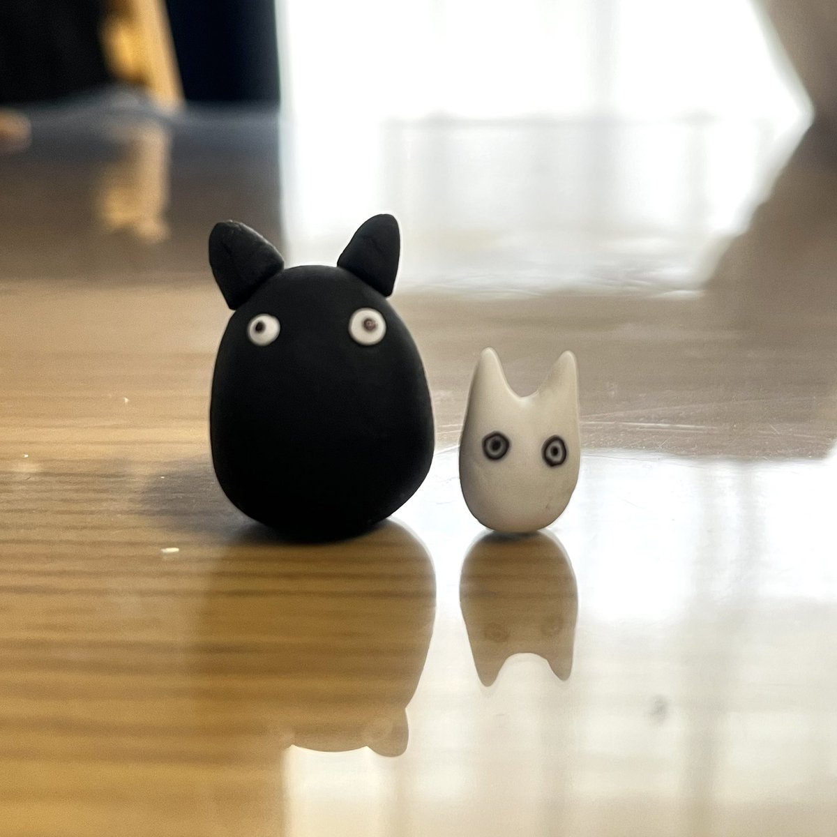 tottohoshi108's tweet image. 哲丸が粘土触りだしたからちょっと奪って初めてのお粘土さん。
なにこれ?めっちゃ難しい。皺どうやって消すの???
(片付けもせずに粘土してたら白い目で見られた🫥)