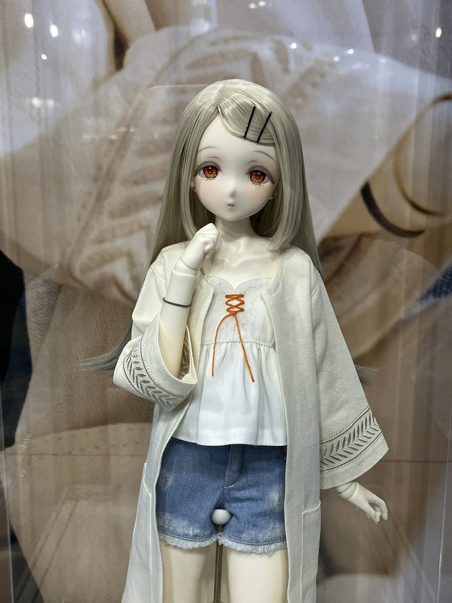 Denno_1120's tweet image. しのさわ白すぎる。人形かと思った。

人形だった。