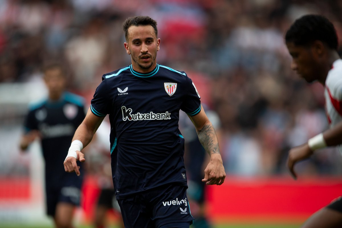 Athletic_en's tweet image. ๐ As brave as a Lion.
Yesterday we wore the away kit for the first time in Eindhoven.
๐ labur.eus/Away2526eng
#PSVAthletic #AthleticClub ๐ฆ