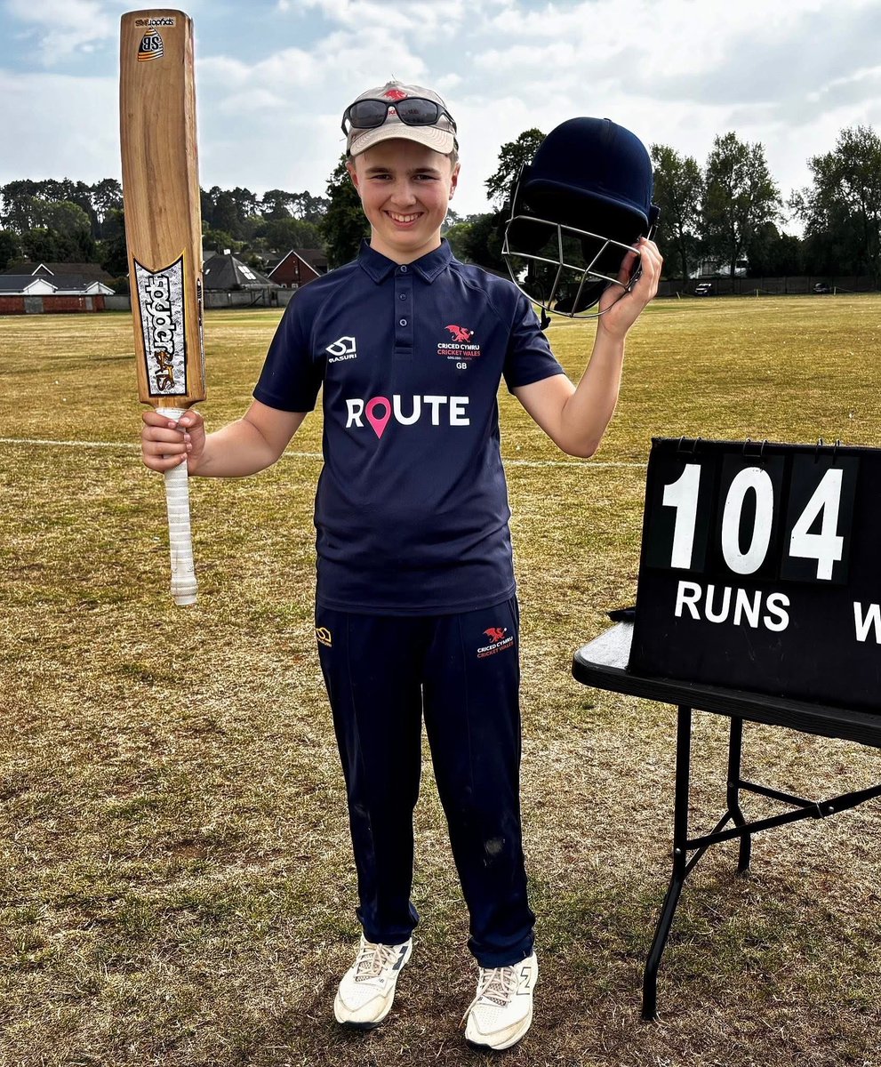 Hundred club , well batted 13 year old Gethin 👏👏👏