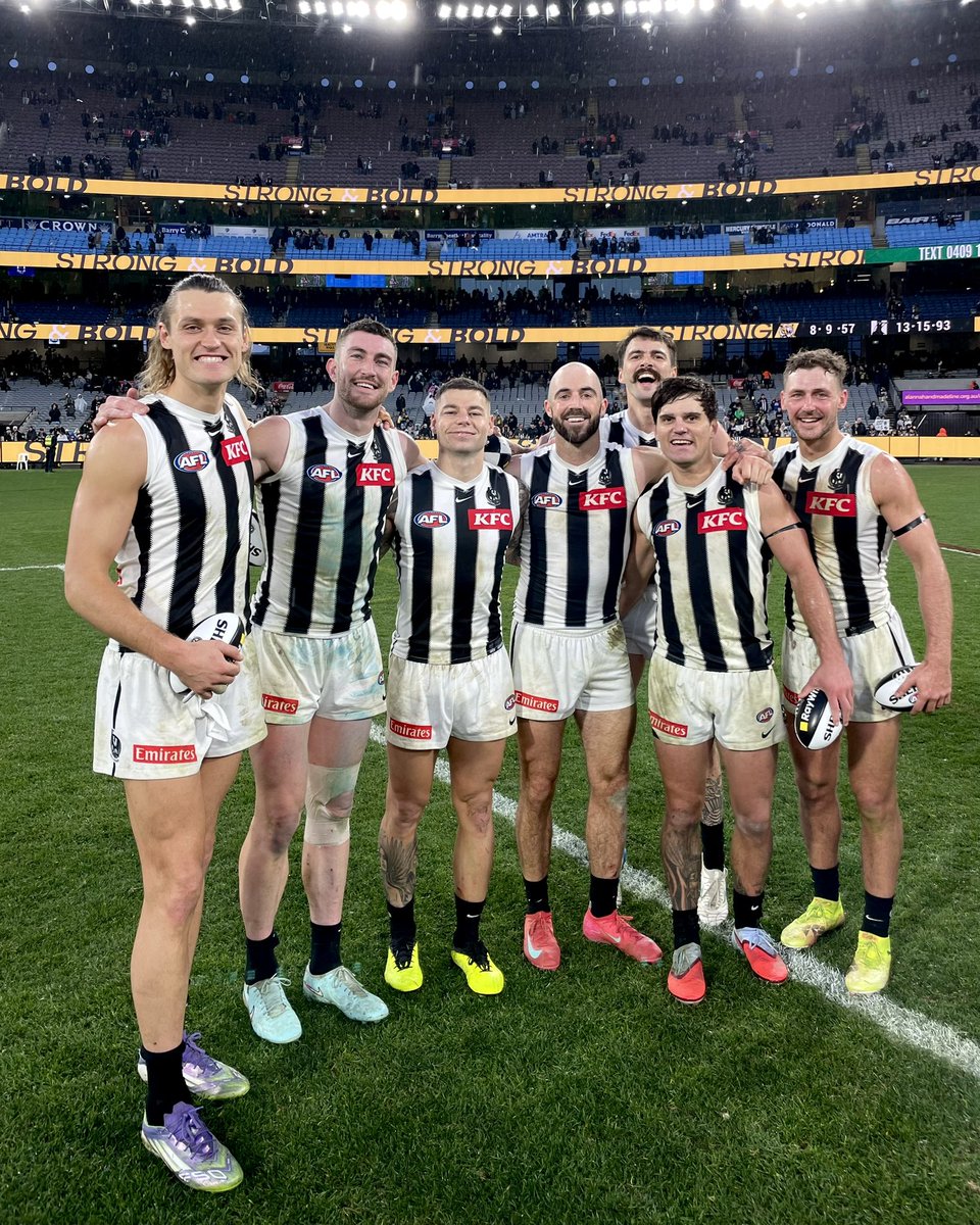 CollingwoodFC's tweet image. How fun is footy when you’re having wins in the wet at the ‘G 😄💦