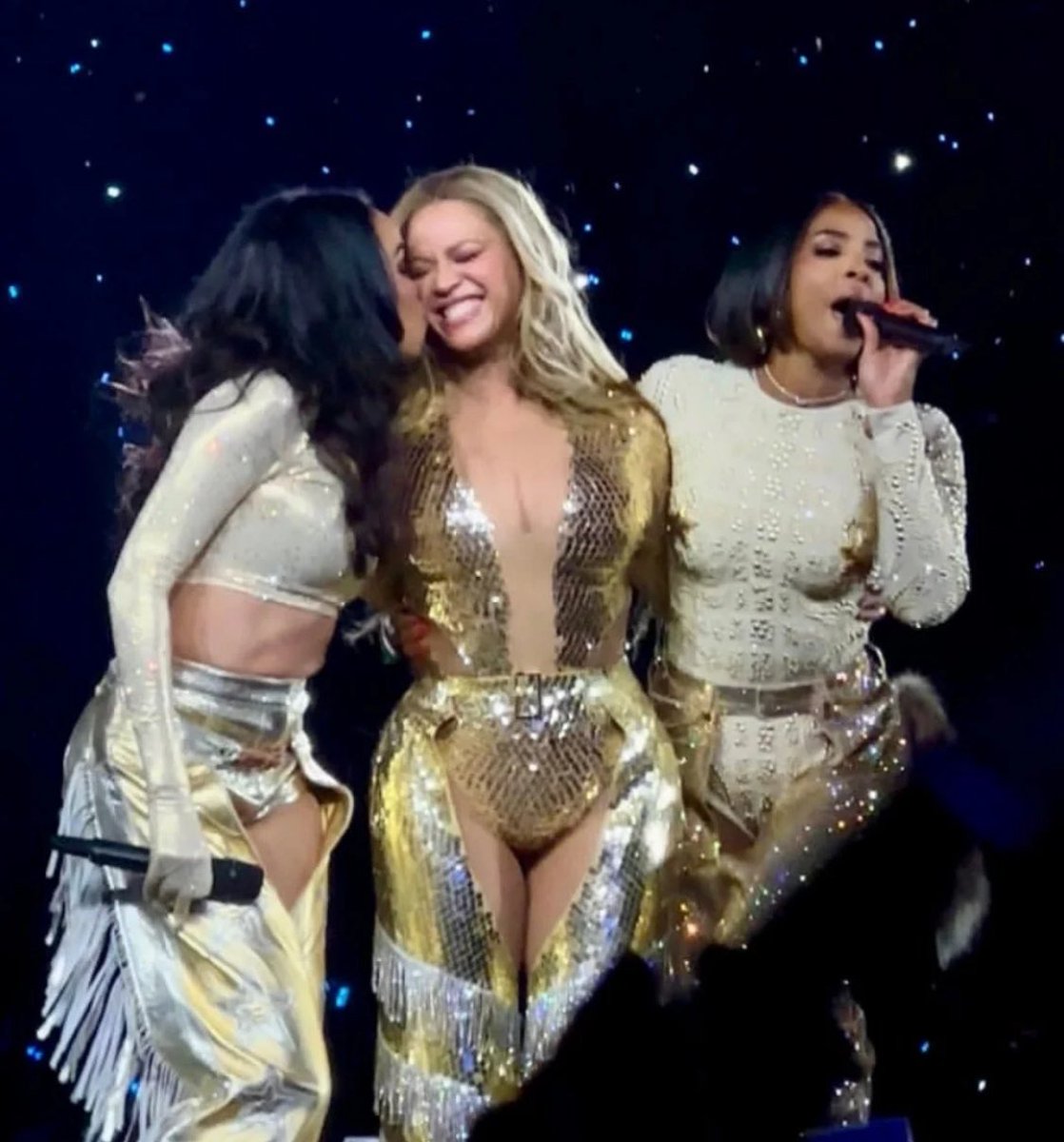 SISTERS! 👑