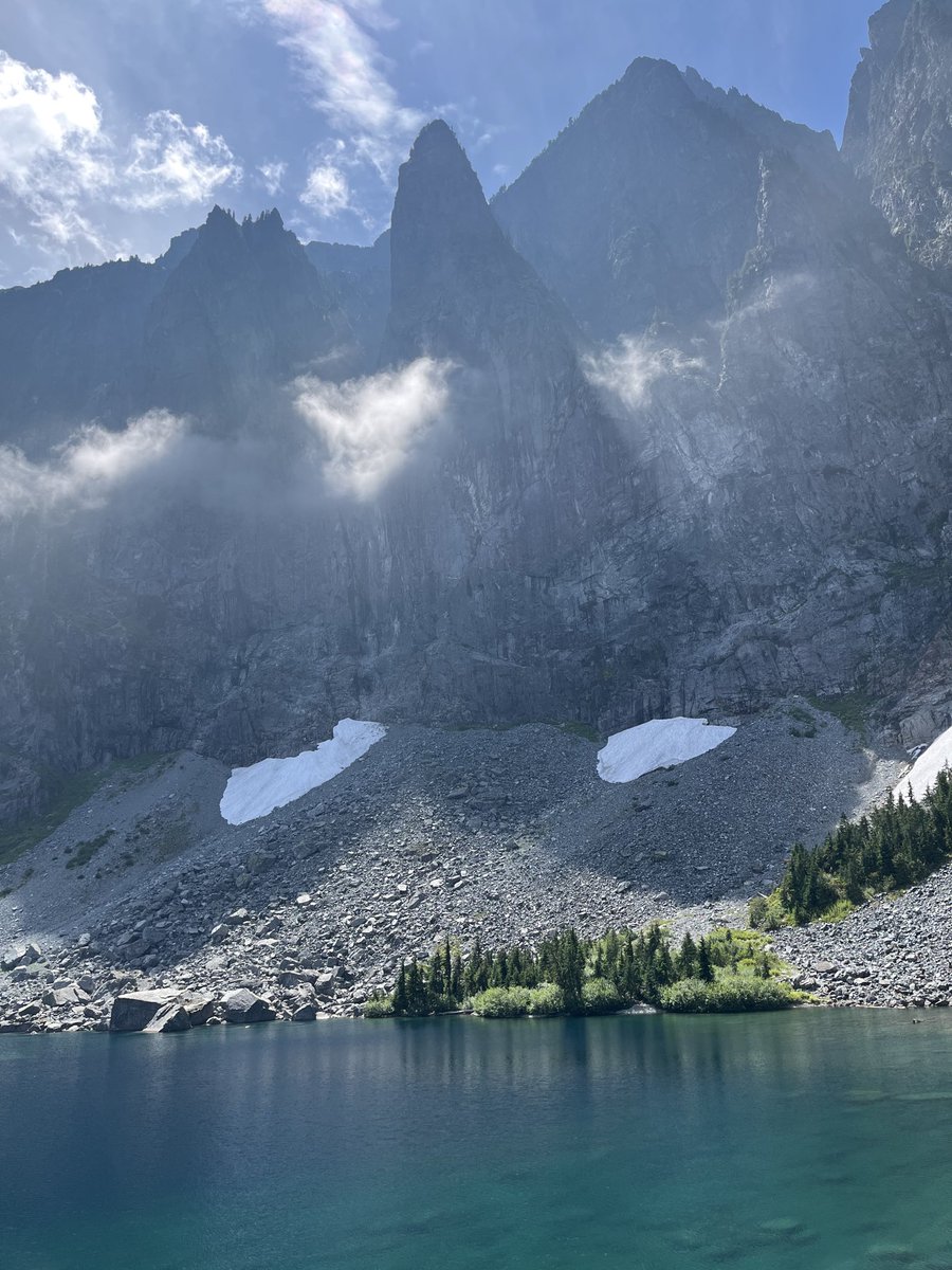 Been on a few lake adventures (Snow, Diablo, and Serene) in the last few weeks! PNW summer has so many opportunities to explore. 🏔️ 🌲
