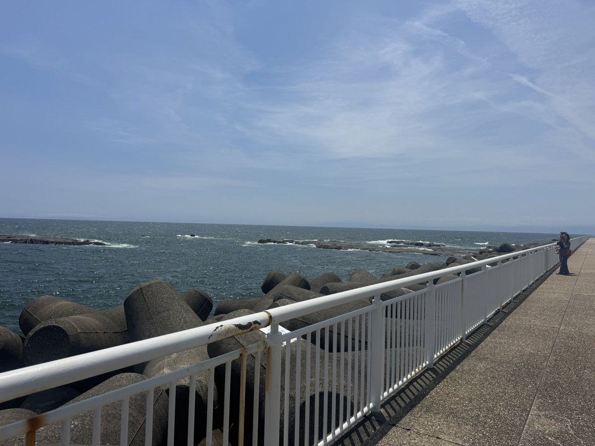 kiri____no's tweet photo. #江の島
外国の観光客が沢山♪
海鮮丼うまし♪
温泉良き♪
おしまい

#ツーリング https://t.co/j3AIDkkfXs