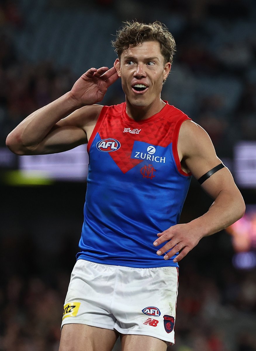 melbournefc's tweet image. A set shot from outside 50? No worries, says Melky ๐ฎโ๐จ
#DemonSpirit | #AFLSaintsDees