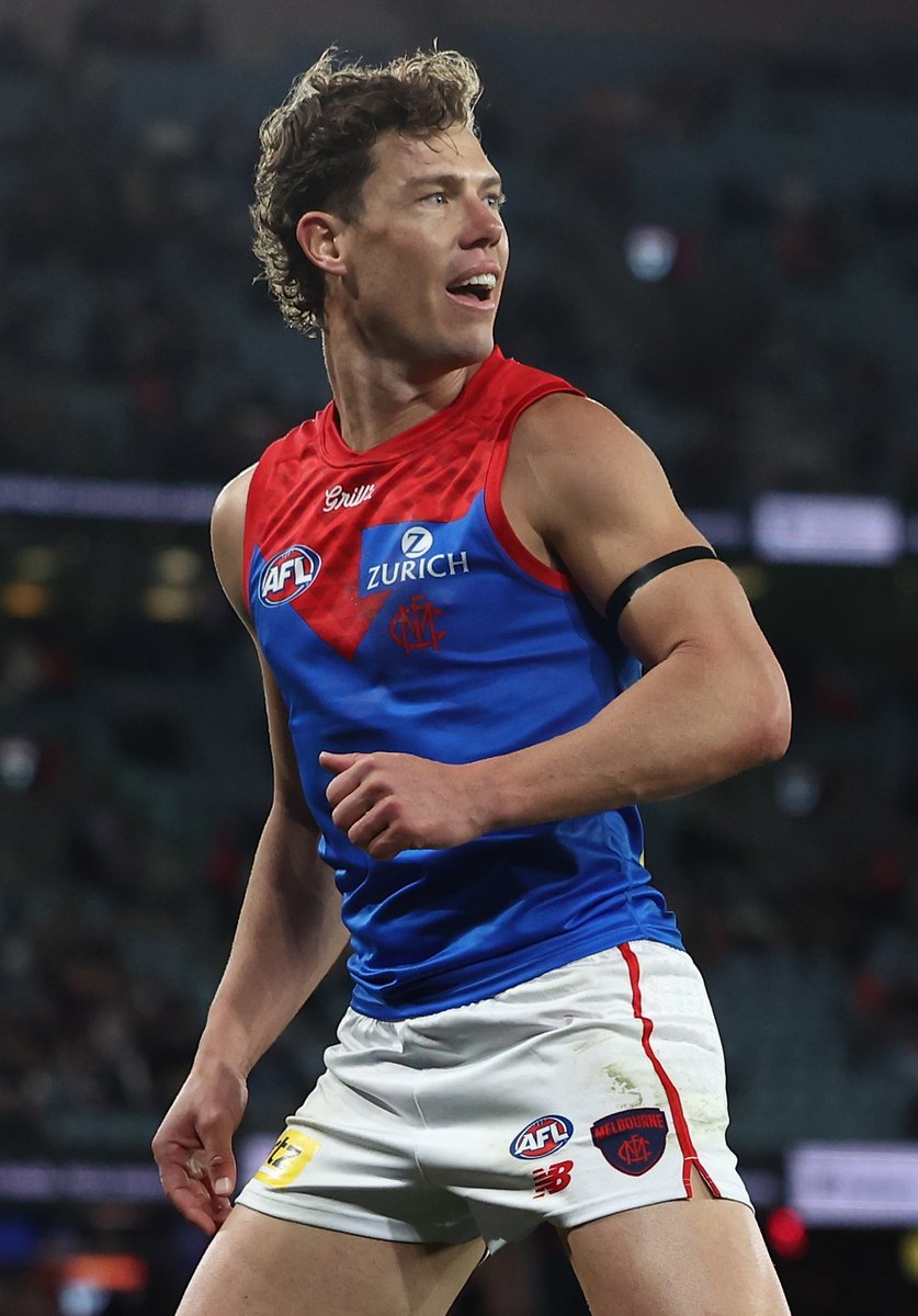 melbournefc's tweet image. A set shot from outside 50? No worries, says Melky ๐ฎโ๐จ
#DemonSpirit | #AFLSaintsDees