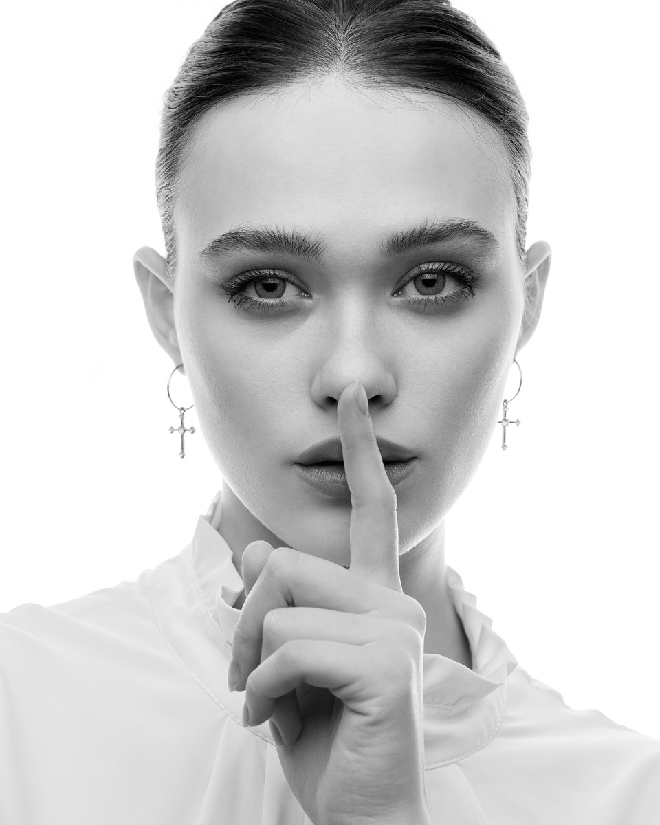 Anton_pl_off's tweet image. Good morning friends!
You know, I'm working on something very interesting.
It will be a mix of photography, AI and a very important person
But it's a big secret😺