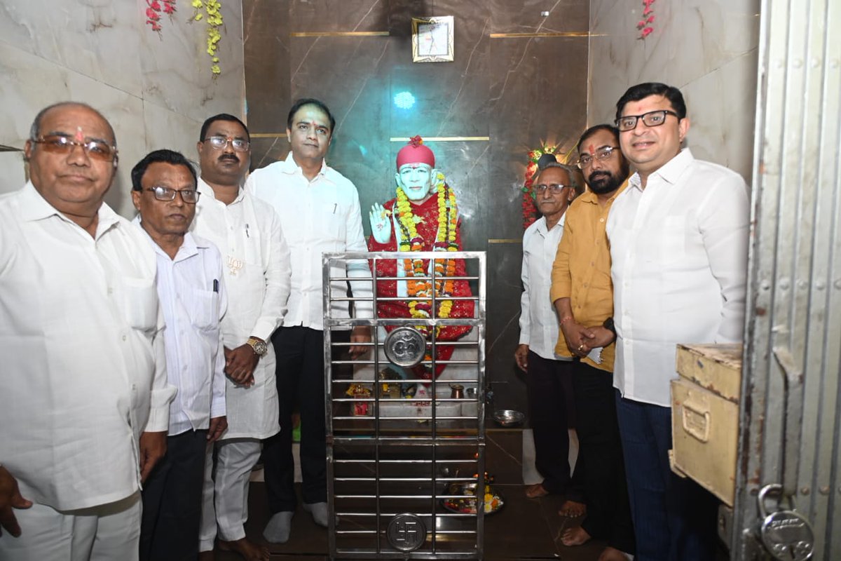 DRPANKAJBHOYAR's tweet image. श्री साई सेवा मंडळ, आर्वी तर्फे प्रेमपूर्वक केलेल्या स्वागताबद्दल मनःपूर्वक आभार!
आपल्या स्नेहाचे आणि सहकार्याचे हे प्रतिबिंब आहे.
याच कार्यक्रमात बूथ प्रमुखांचा सन्मान करण्यात आला, जे निवडणूक यंत्रणेचा खरा आधारस्तंभ आहेत
धन्यवाद श्री साई सेवा मंडळ आणि सर्व उपस्थित मान्यवरांचे