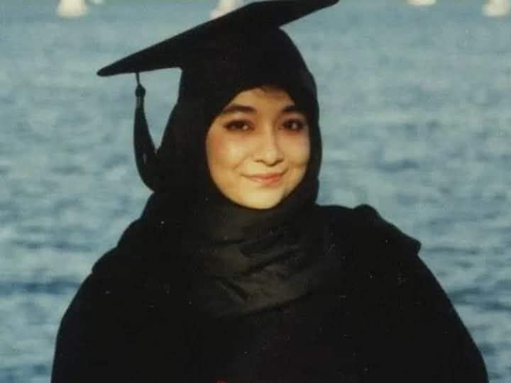 Hk2sa's tweet image. Dr. Aafia’s pain is real, and Ishaq Dar&apos;s lie is unforgivable. He gave false statement about right sentence of dr afia Siddique to— for what? To polish his ruined image?
#عوام_نکلے_گی_تخت_الٹے_گا
@TeamPakPower