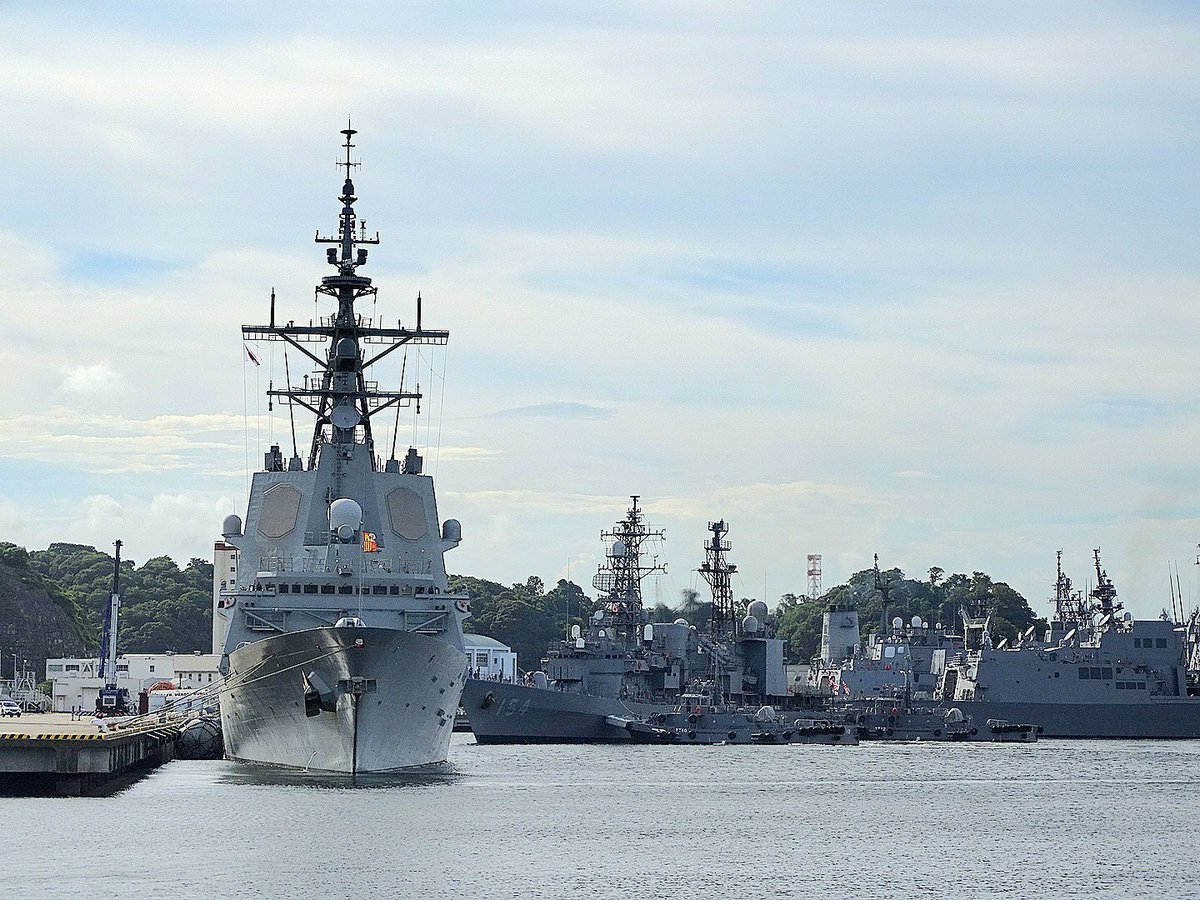 護衛艦「あまぎり（JS Amagiri, DD-154）」が本港に入港、逸見西岸壁に接岸しました。ご苦労さまでした。