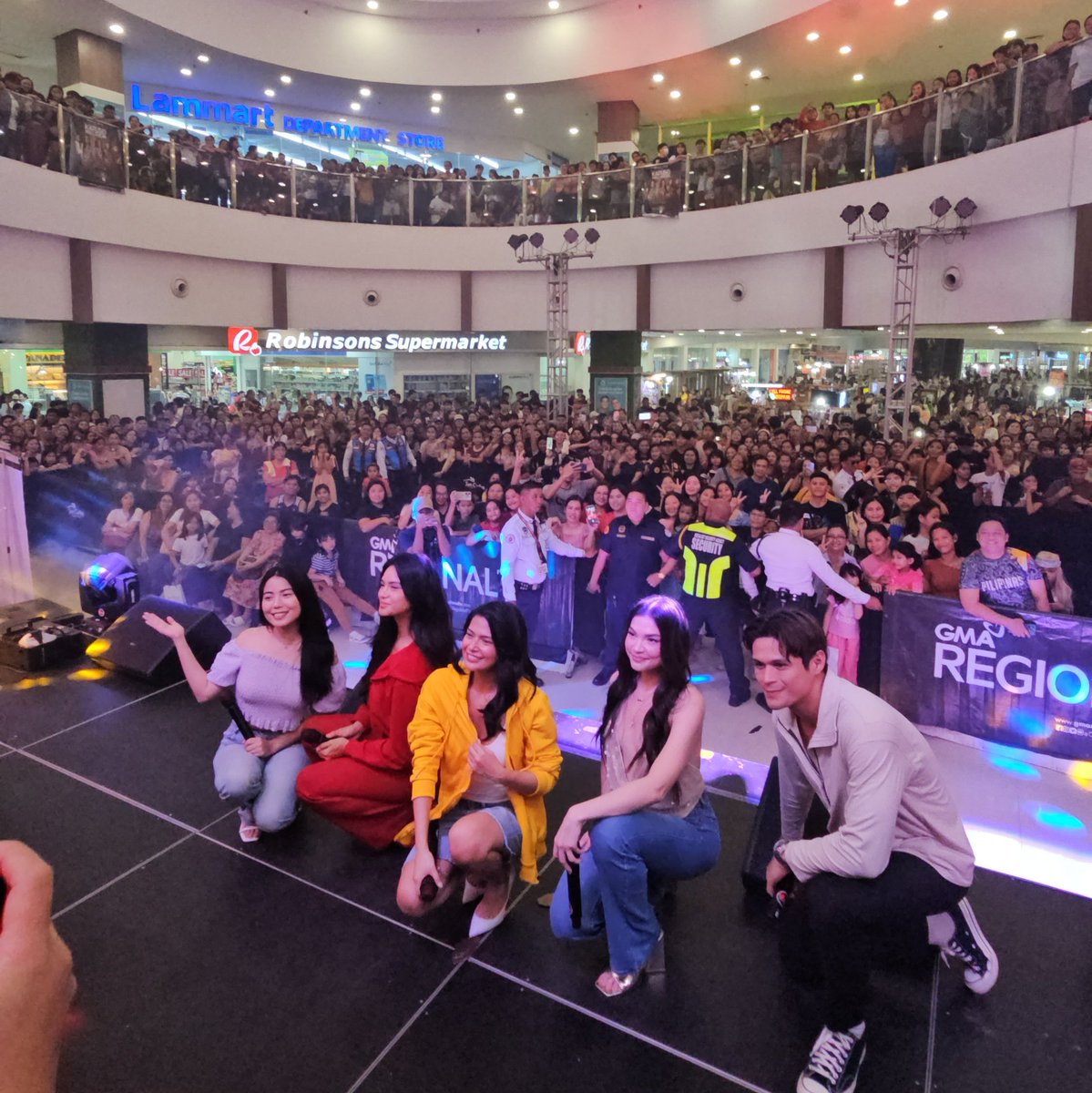CybeRhians's tweet image. What a welcome, San Carlos! ❤️
Your smiles, support, and Sang’gre spirit made this day magical.

#EncantadiaChroniclesSanggre #rhianramos #KapusoMallShow #Sanggre #Mitena