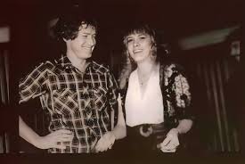dvesean's tweet image. July 27 1981
I was 25.

Stevie Nicks released her HUGE debut solo LP,
Bella Donna.

Featuring: 

Stevie &amp;amp; Tom Petty on &quot;Stop Draggin&apos; My Heart Around,&quot;
Stevie &amp;amp; Don Henley on &quot;Leather &amp;amp; Lace&quot; &amp;amp;
Stevie&apos;s own &quot;Edge Of Seventeen.&quot;

Stevie &amp;amp; TP: Friends.
Stevie &amp;amp; Don Henley: Lovers!