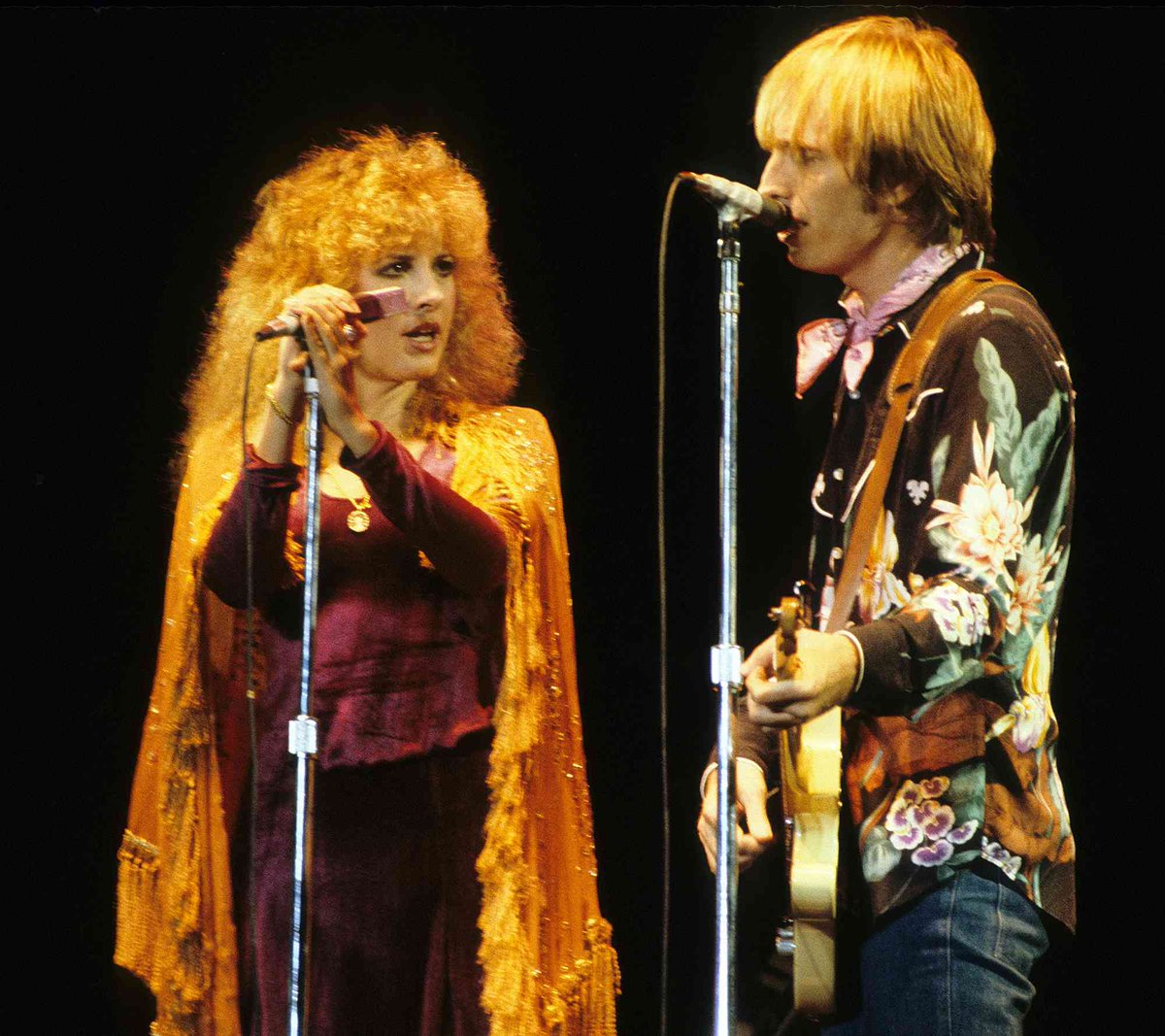 dvesean's tweet image. July 27 1981
I was 25.

Stevie Nicks released her HUGE debut solo LP,
Bella Donna.

Featuring: 

Stevie &amp;amp; Tom Petty on &quot;Stop Draggin&apos; My Heart Around,&quot;
Stevie &amp;amp; Don Henley on &quot;Leather &amp;amp; Lace&quot; &amp;amp;
Stevie&apos;s own &quot;Edge Of Seventeen.&quot;

Stevie &amp;amp; TP: Friends.
Stevie &amp;amp; Don Henley: Lovers!