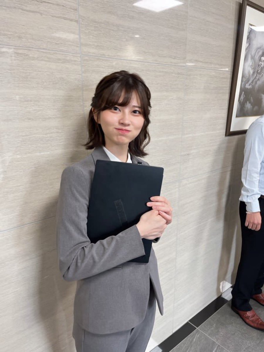 bluudmg's tweet image. im an happy employee of Remilia Corporation