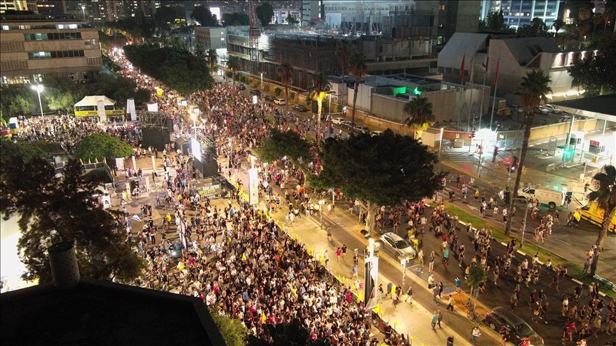 Tel Aviv'de binlerce kişi, İsrailli esirlerin kurtarılması talebiyle gösteri düzenlendi

🔴İsrail'de binlerce kişi, Gazze'deki esirlerin kurtarılması ve savaşın sona ermesi talebiyle Tel Aviv'de gösteri düzenledi.

nupel.tv/tel-avivde-bin…