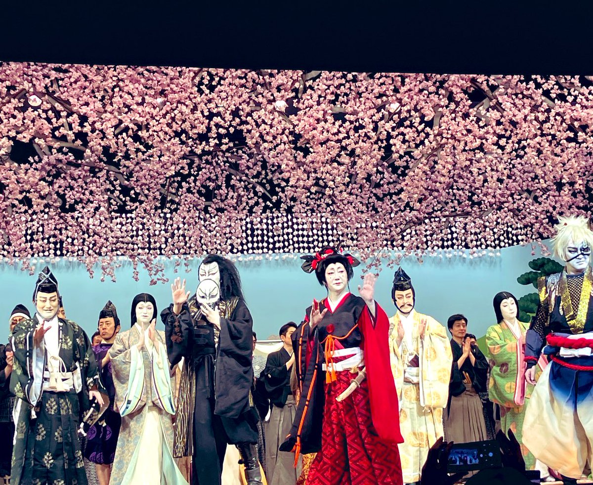 tarusuke_beam's tweet image. 歌舞伎『刀剣乱舞』
観劇して参りました。
本当に素晴らしかった✨
磨きあげられてきた伝統と刀剣乱舞がピタっと融合してました。
終始見惚れるばかり。
タチヨミでご一緒した雪之丞さんお美しかった。
東京公演のあとは福岡、京都にて!
是非!
kabuki-toukenranbu.jp/#schedule