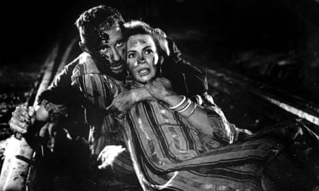 KingofFr1's tweet image. Hay un filme egipcio de una potencia visual atronadora que mezcla con maestría el neorrealismo y el cine negro más puro, donde la figura de un vendedor de periódicos erotómano y tullido planea sobre nosotros como un buitre. Imperdible "Cairo Station" (1958) de Youssef Chahine.