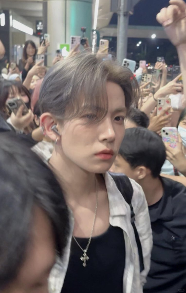 얘들아 …
어제자 희승이 ㄹㅈㄷ 폰카짤 
너무존잘시벌