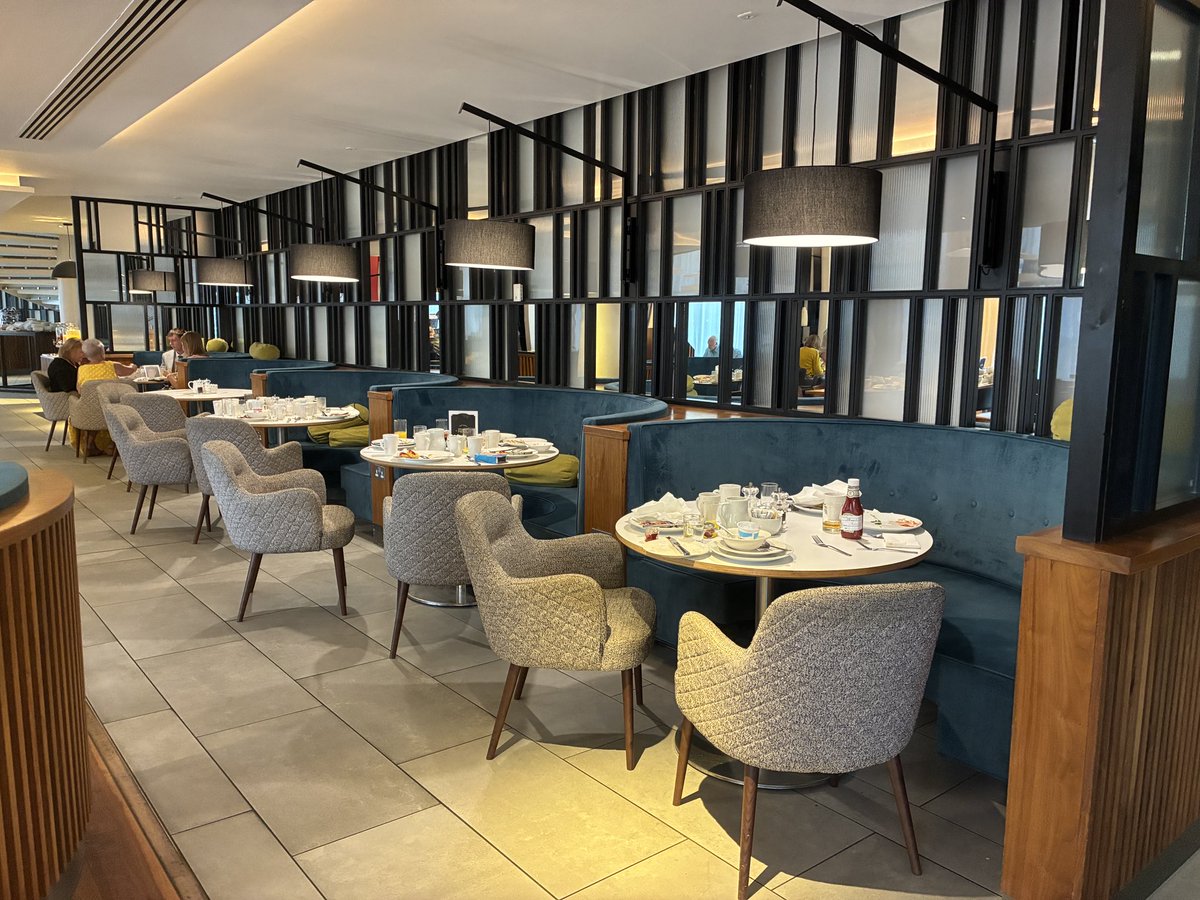 themathsbazaar's tweet image. For the second morning in a row, they aren’t clearing tables at the Crowne Plaza in Newcastle, leading to a 20 minute wait for breakfast. #FirstWorldProblems @CrownePlaza @CrownePlazaNCL