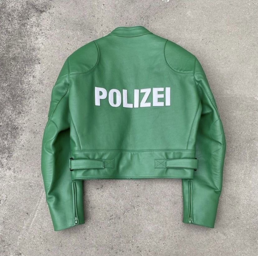 23ENT_'s tweet image. VETEMENTS