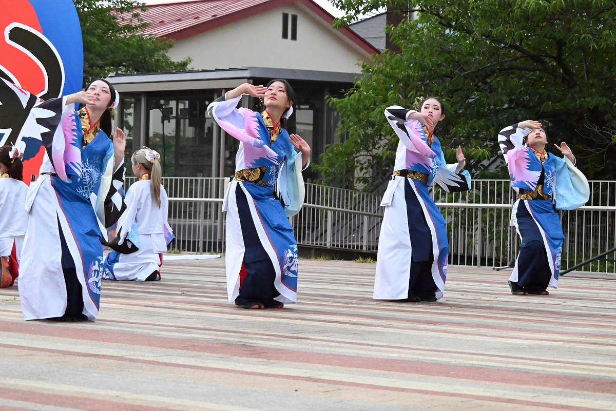 44982441shimu's tweet image. 能代市役所さくら庭で行われている 夏だ！ビアガーデン屋台村2025にて
能代YOSAKOI〜颯〜    その１