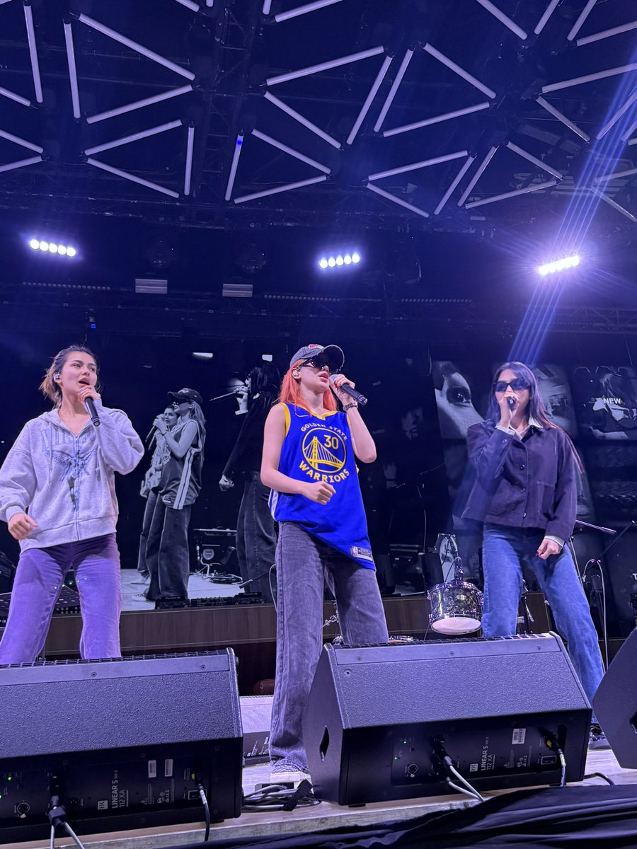 SOUNDCHECK DONE! ✨ 

Kitakits later sa #TheNewHueVMA2025 happening at Xylo at the Palace in BGC tonight! 🫶

#G22
#G22AJ #G22Jaz #G22Alfea