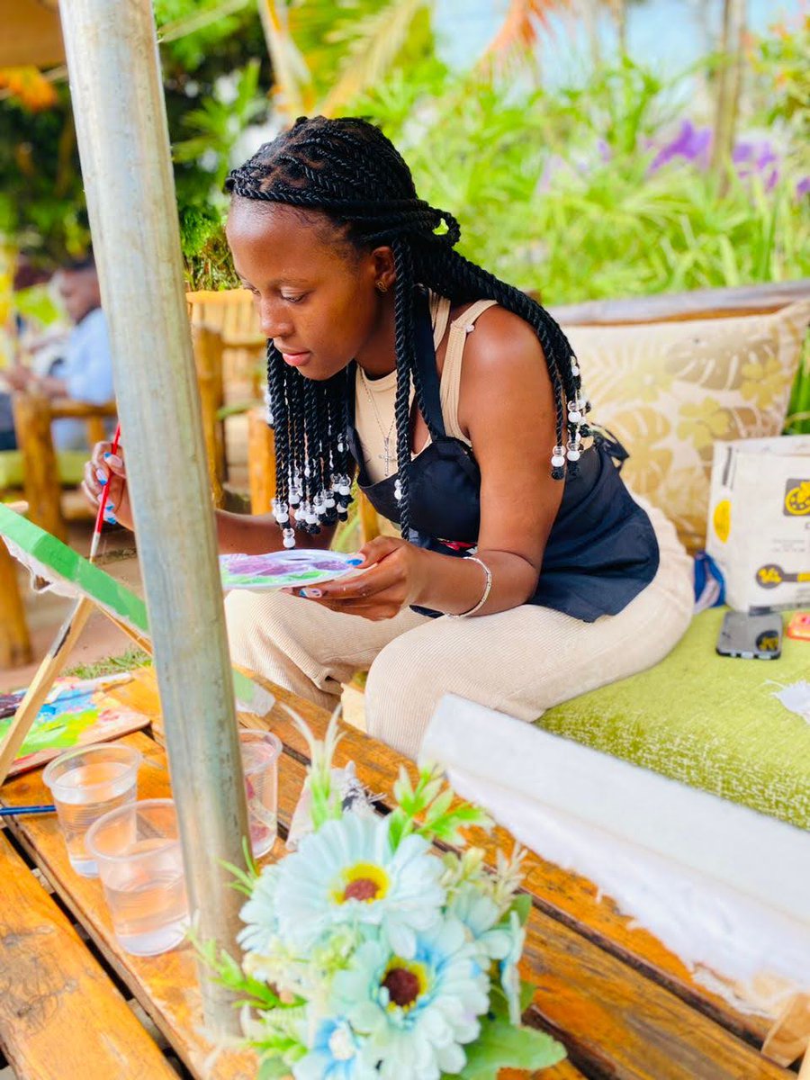 color_and_cork's tweet image. Wishing a fabulous birthday to Natasha, one of our favorite Color & Cork family members π₯ May your year ahead be painted with happiness, success, and unforgettable memories π
#ColorAndCork