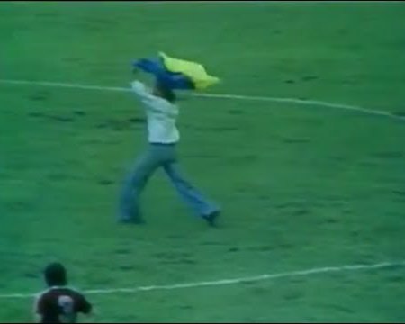 Chekalkin's tweet image. #НевідривнийКалендар
27 липня 1976 р. в канадському Монреалі на футбольне поле вибіг хлопець у вишиванці з жовто-блакитним прапором і почав танцювати гопак, вигукуючи &quot;Свобода Україні!&quot;.
Хто він і що хотів цим сказати: facebook.com/Chekalkin.Dmit…