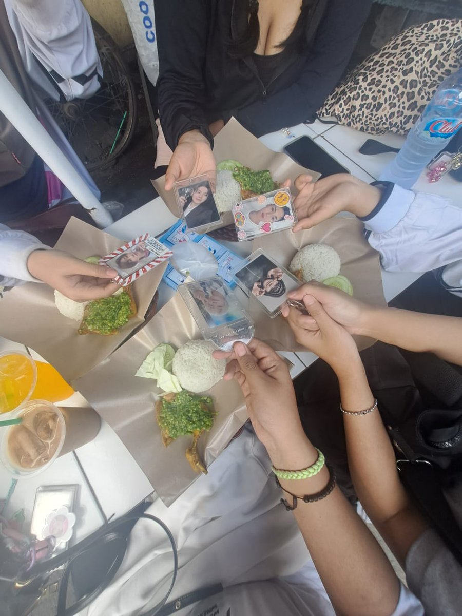 sse0kj0es's tweet image. Frame by: @satuduatigaayam &amp;amp;  @everyone_rinnn 
#happywonwooday🐱🖤
𝒂𝒏𝒅
frame by: @howoopalace
#HOWOODAYwithHWP ς(&amp;gt;‿&amp;lt;.)ఇ ◝‿◜ ఇ

special tag:
@vernonkiwi_ @angelhae03 @Artisilang38194