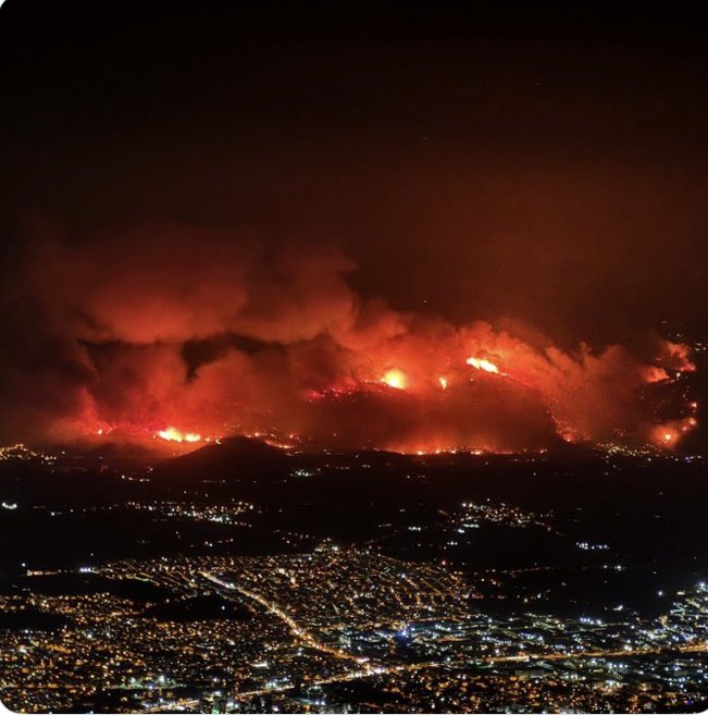#BursaYanıyorSessizKalma
İçim kanıyor ülkem ateş altında
Rabbim hepimizin yardımcısı olsun 🙏🙏🙏😔
