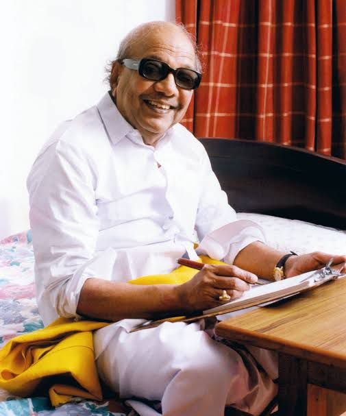 Anbil_Mahesh's tweet image. தி.மு.க. எனும் மாபெரும் இயக்கத்தின் தலைவராக முத்தமிழ் அறிஞர் டாக்டர் கலைஞர் அவர்கள் பொறுப்பேற்ற நாள் இன்று.
கழகத்தின் தலைவராக 50 ஆண்டுகளை எட்டிய பின்னரும் தொண்டர்களில் ஒருவராக களம் கண்டவர். ஆணையிடும் தலைவராக மட்டுமல்லாமல், தலைவருக்கே ஆணையிடும் ஜனநாயகத் தொண்டர்களையும் அவர்…
