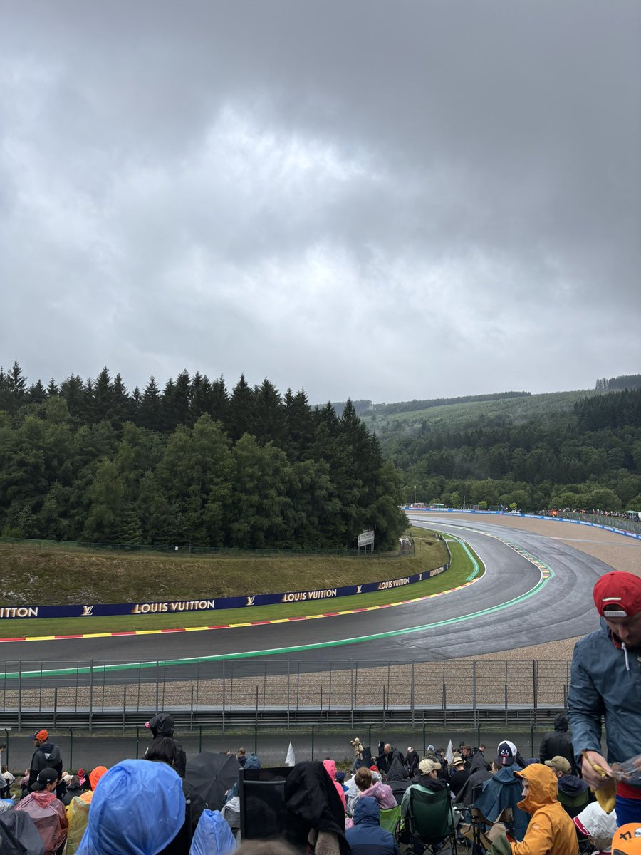 VanderborghtN's tweet photo. @Giggs_ On démarre avec une base solide. Course 1 : 2 tours sous SC. J’ai bien peur pour cet aprèm https://t.co/ckFsFXs9ff