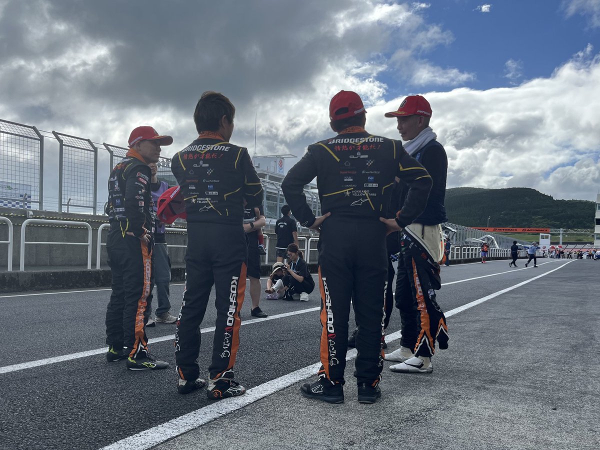 YURIy_point's tweet image. やりました!!
1位チェッカーです😭😭😭✨
ENEOS スーパー耐久シリーズ(S耐)2025 Empowered by BRIDGESTONE 第5戦
スーパー耐久レース in オートポリス
2025/7/27 11:00 - 16:00 決勝
#610 KOSHIDO RACING ロードスター
A. 佐藤 元春 選手(@chobby2)
B. 柴田 優作 選手(@ShibataYusaku)…