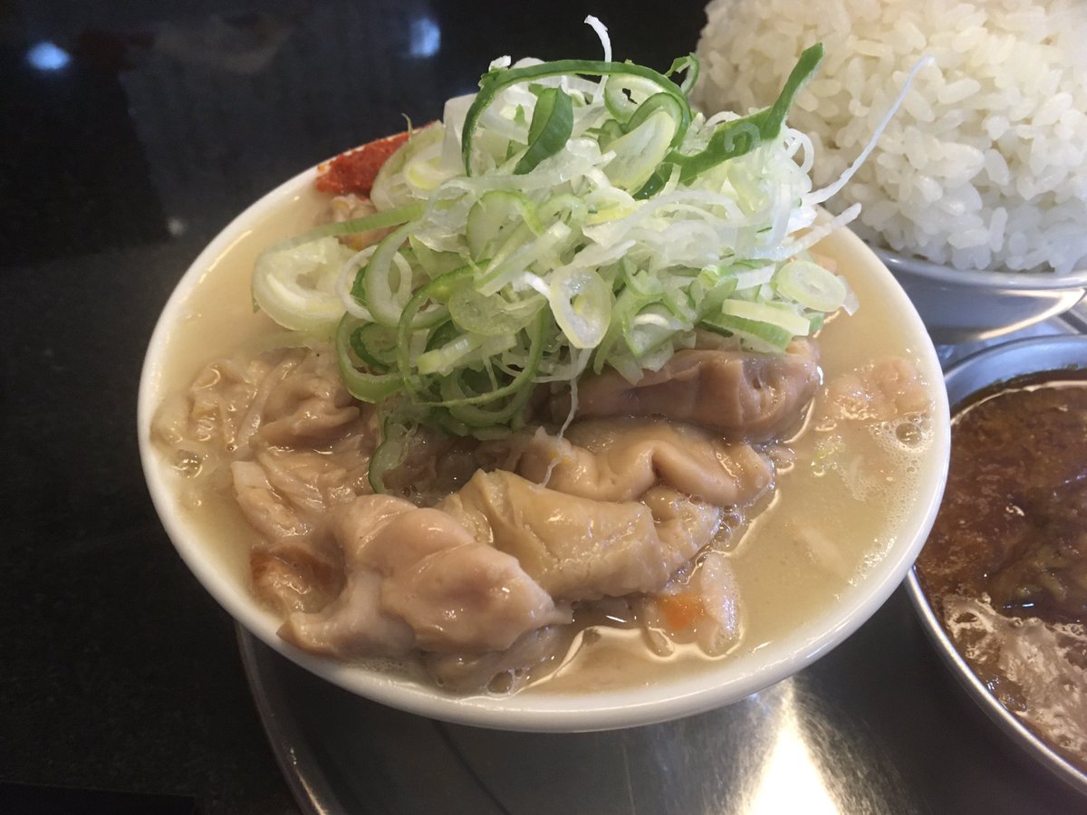 nanashi_mewota's tweet image. もつ煮込み大+ごはん大+牛アキレス&カッパのミニカレールー1700円
もつに辛味噌…米と無限ループ。
上半分やっつけやっと出番。
スパイス香るビーフカレー。
これ一品でも勝負できる完成度。
良いと思えば即取り入れるフッ軽さは傍から見ても痛快でした。
約3年お疲れ様でした。
@upper_left_24