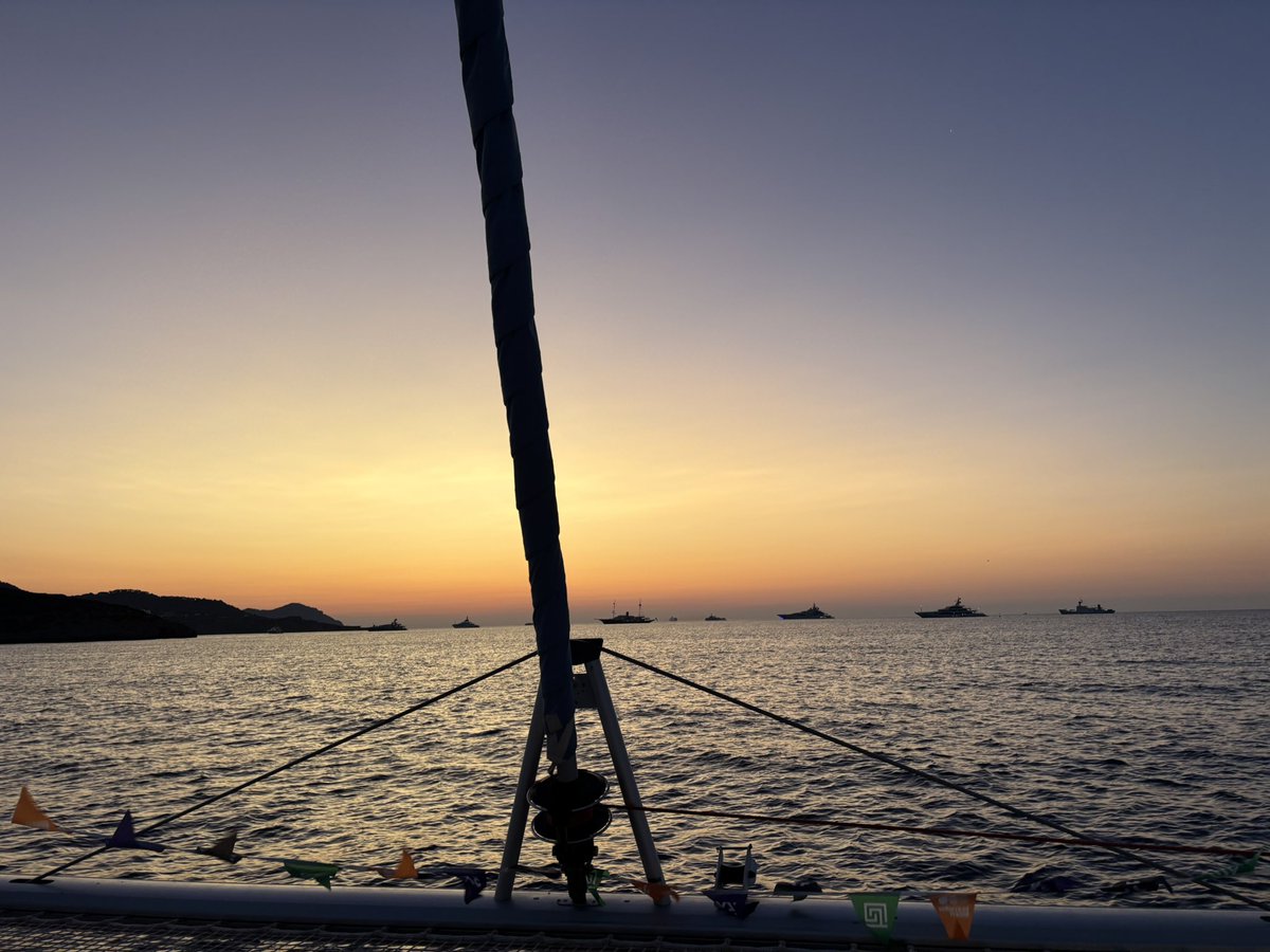ivan_nomadz's tweet image. gm!
sailing day is starting ⛵️