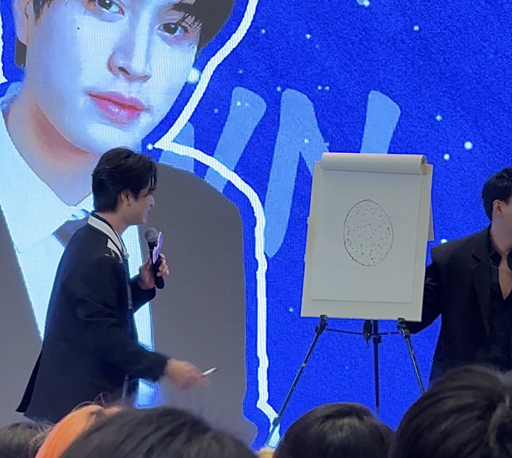 Rabbit4ourth's tweet image. พี่เจม และกีวี่ของเขา 😌
#Gemini1stFMinShanghai
#Gemini_NT #เจมีไนน์