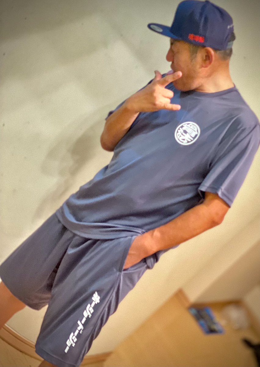 HojoUdo's tweet image. 骨法と龍体文字とホージョードージョー🫧🧚♀️💫の投稿動画を楽しみましょう!#TikTok vt.tiktok.com/ZSSF95PrD/
弥栄‼️どしたぃ(笑)
~ホージョードラゴン之介…龍体文字を書く~と題して
今夜20:00あたりから、Tiktokライブ配信やるぜ‼️という告知(笑)