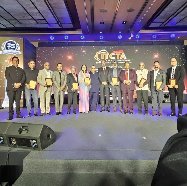 CM_JnK's tweet image. Advisor to Chief Minister, J&amp;amp;K @nasirsogami and MLA Gulmarg @FarooqShah_JKNC received the Travel Ratna Award on behalf of Chief Minister at the 10th ICTTA, 2025 in New Delhi. Chief Minister congratulated the Tourism Department, J&amp;amp;K for this recognition and efforts in promoting…