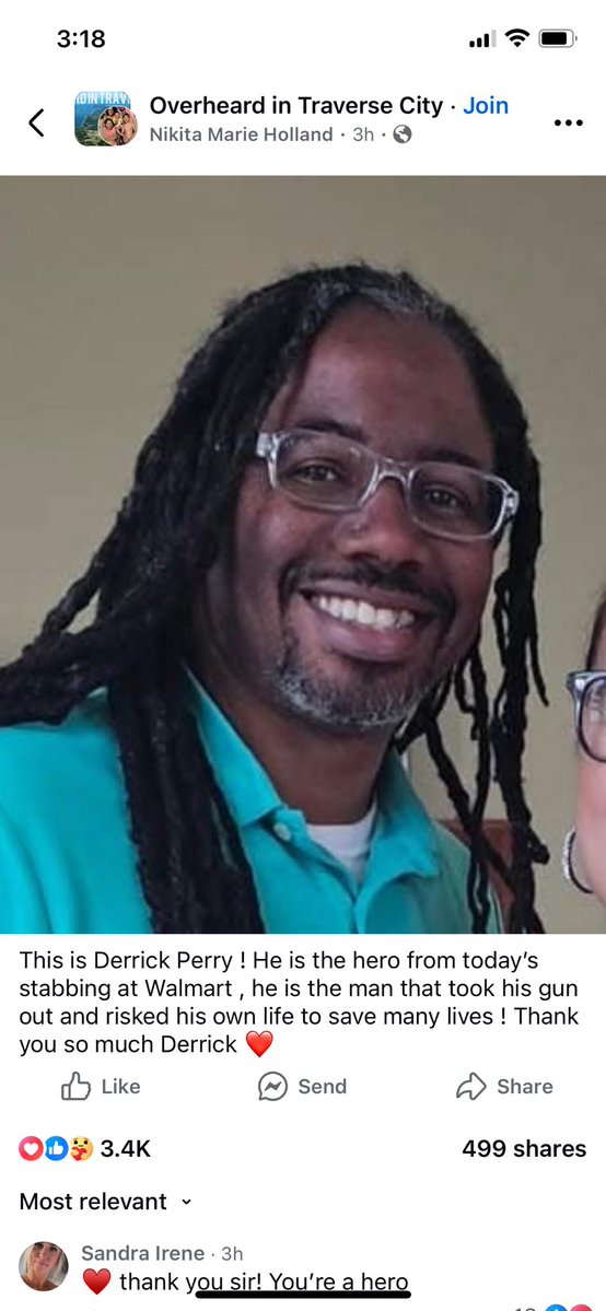 Traverse City Michigan 🍒
This is the man who held the suspect from the Walmart stabbing at gun point, which prevented further violent attacks &amp; allowed for emergency responders to quickly access victims. 

Derrick Perry 👏🏽👏🏽