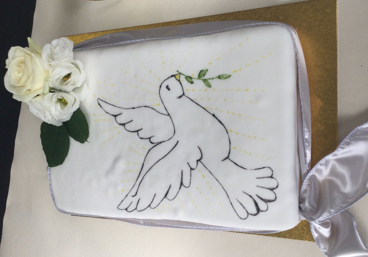 At the end of term, we hosted a celebration party for all students who received their Confirmation this summer. 🎉 Fr Lucas gave students a blessing to celebrate their commitment of faith in this final sacrament of Christian initiation. 🙏 #Confirmation