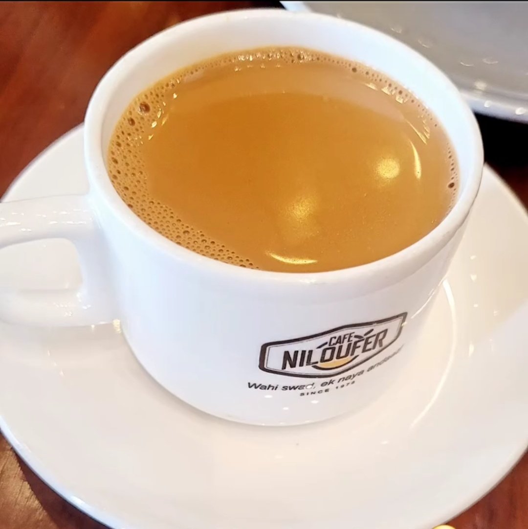 Bharatkanshuman's tweet photo. तू #चाय सी तलब है _____☕❣️
मुझे हर #मौसम मे लगती है !!....🌿😊🥀
#tea
#Niloufer
#Hyderabad
#hyderabad https://t.co/2aPYRgIBtz