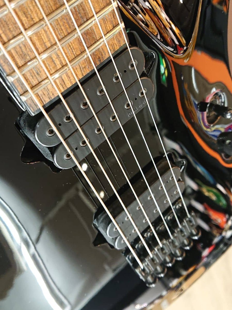 ikebe_reuse_gtr's tweet image. ✍ #イケシブリユース #スタッフレビュー 🎶
♡呼ばれてなくてもグイグイ来るおじさんとはーーー!
今回は #Jackson より
Pro Series Chris Broderick HT6 (Black)
のご紹介です👀
✅ikebe-gakki.com/Form/StaffStar…
#エレキギター #イケベ #渋谷