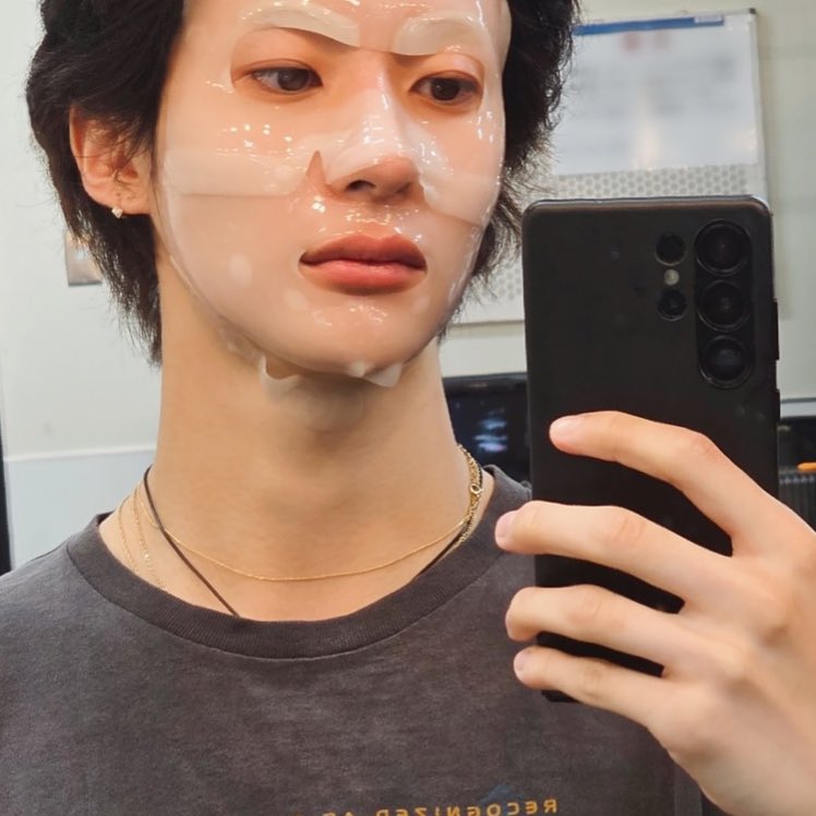 fvckdattshix's tweet image. ทำไมวะ