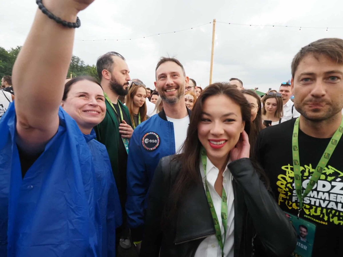 SKANDAL! Miał być naukowy wywiad Sławosza Uznańskiego-Wiśniewskiego na żywo z Łodzi ze znanym blogerem obserwowanym przez setki tysięcy osób, który miał popularyzować astronomię, technologię i omawiać kulisy misji. Całość przy wsparciu Europejskiej Agencji Kosmicznej. Brzmi