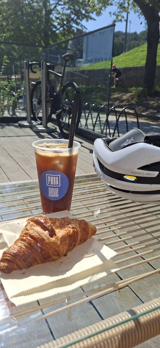 Котика и круассан вам в ленту, дорогие мои подписчики и гости.