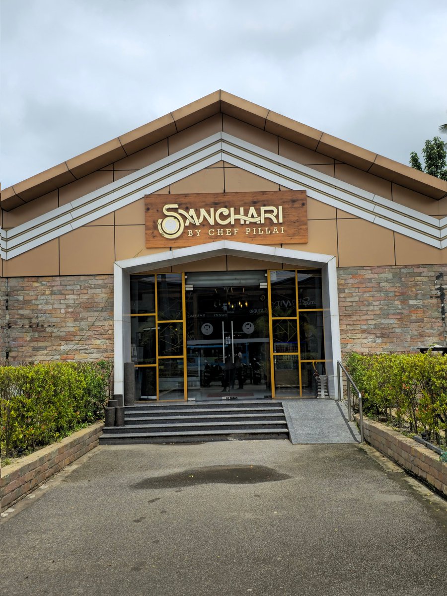 UStarc64's tweet photo. "Just Traveled 550km From Chennai To #Palakkad For A Culinary Adventure At Sanchari By Chef Pillai! Chef @chef_pillai's Signature The Seer Nirvana With Malabar Nool Parotta & Appam Was TO DIE FOR!!!
#SanchariByChefPillai #ChefSureshPillai #GoodForFood #FoodieBeauty #Kerala https://t.co/NfgGwn3PY3