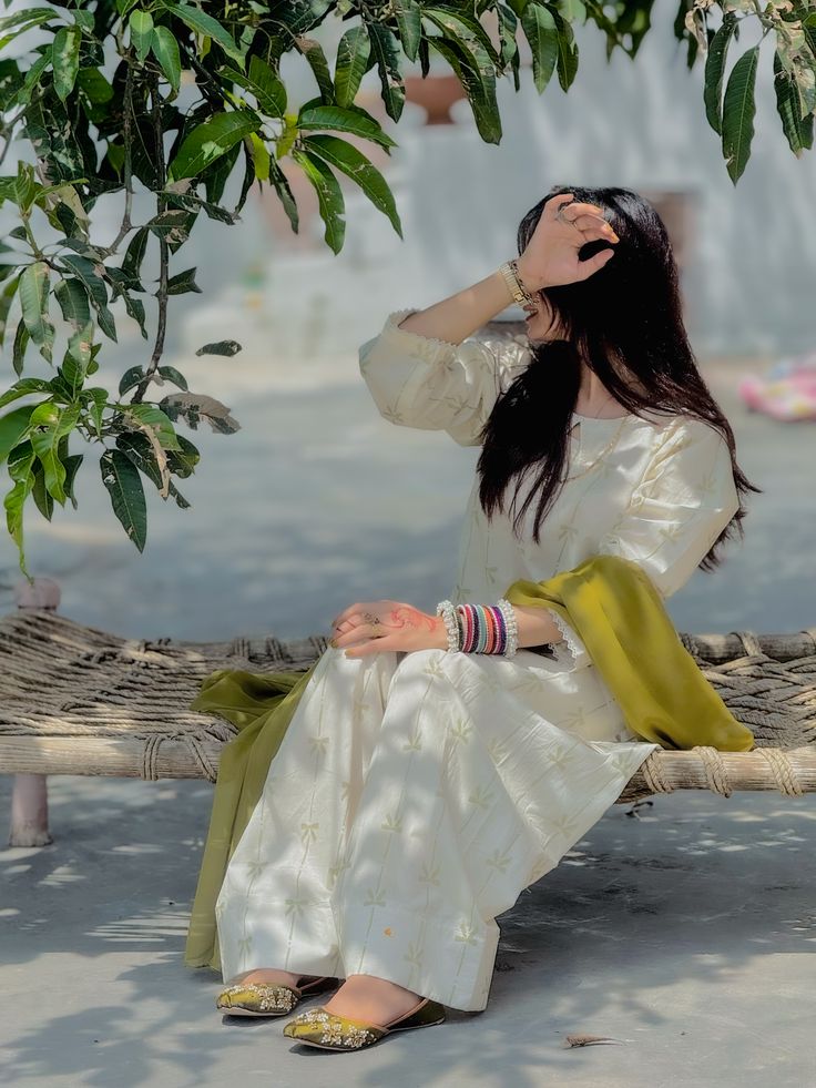 انسان سب سے سستا ہے جومحبت کے نام پر بک جاتا🌸🙌