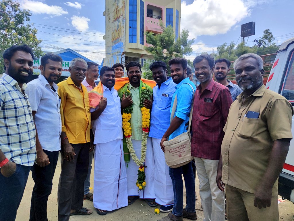 Peruvazhuthiyar's tweet image. விசிக மதுரை மாவட்ட செயலாளர்களுக்கு வாழ்த்துக்கள்
இன்றுடன் இரண்டாம் ஆண்டை நிறைவு செய்து, மூன்றாம் ஆண்டில் மதுரை மாவட்ட செயலாளர்களாக அடியெடுத்து வைக்கும் மதிப்பிற்குரிய அண்ணன்கள்,
➡️மதுரை கிழக்கு ம.செயலாளர் அரசமுத்துபாண்டியன்
➡️மதுரை தெற்கு(நகர்) மாவட்ட செயலாளர் ரவிக்குமார்…