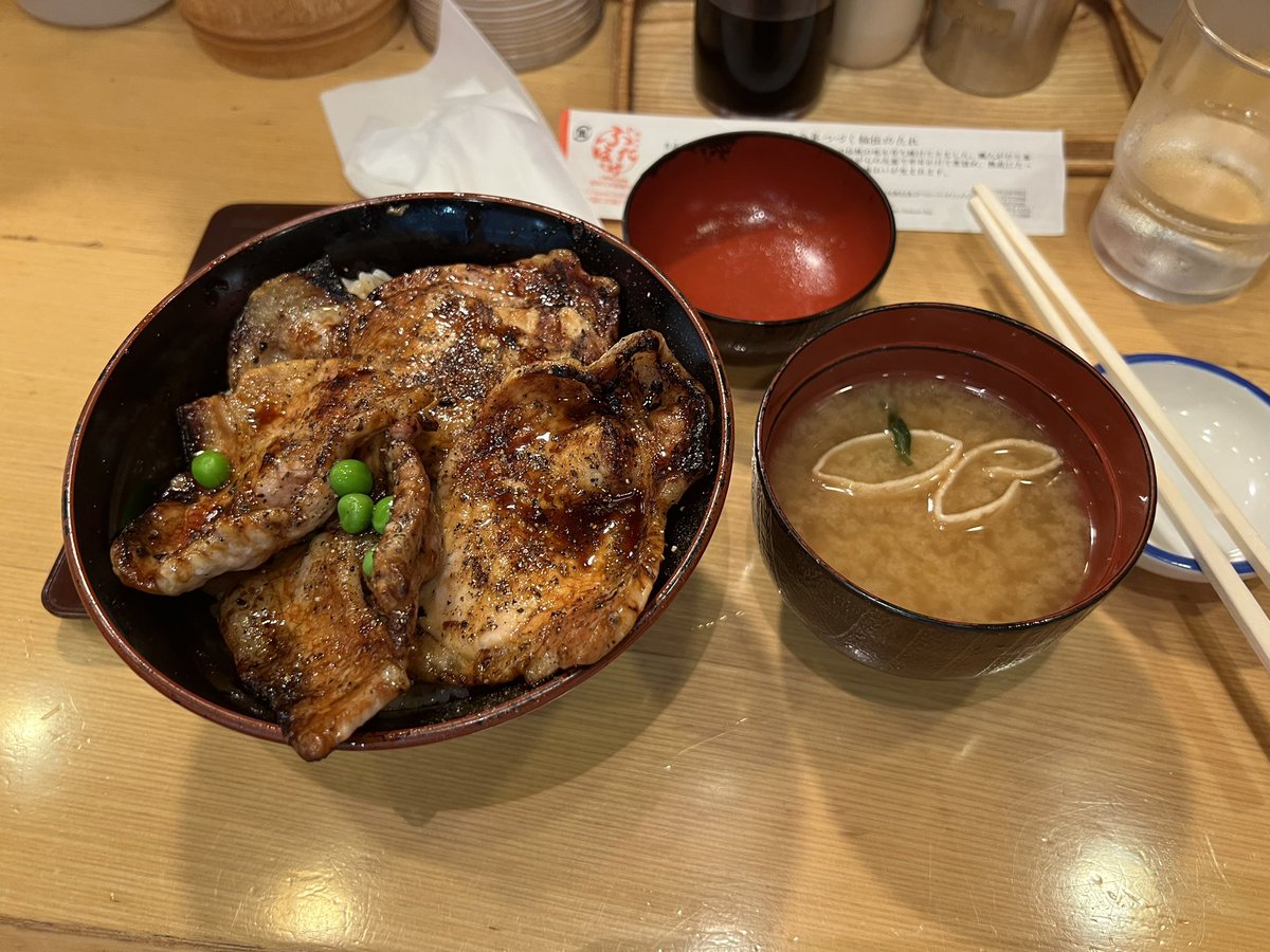 ShokanWatanabe's tweet photo. 豚丼 https://t.co/8ke1BZthsk