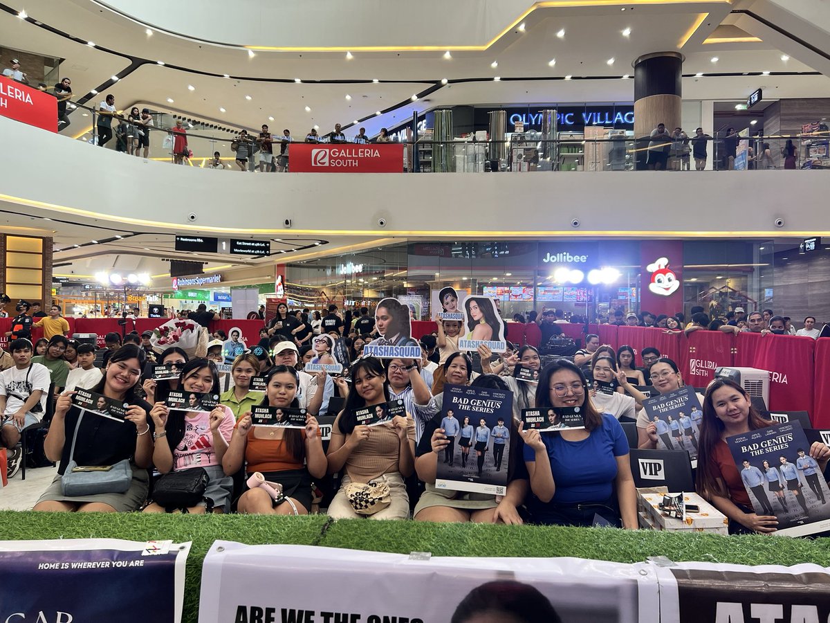 VivaOnePH's tweet image. Handa na sila para sa pinakamaangas na mall show ngayong hapon! Kita-kits tayo dito sa Robinsons Galleria South para sa Bad Genius: Mall Show! 🧠📚
Bad Genius: The Series episodes 1 & 2 now streaming only on #VivaOne! vivaone.page.link/BadGeniusTheSe…
#BadGeniusatGalleriaSouth